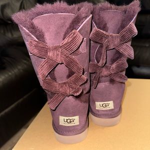 Brand new never worn corduroy bow Uggs